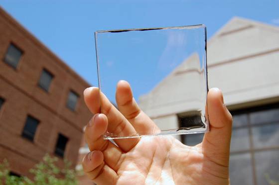 Läs mer om artikeln Genomskinliga solceller i byggnadsfasader – bra eller dålig idé?